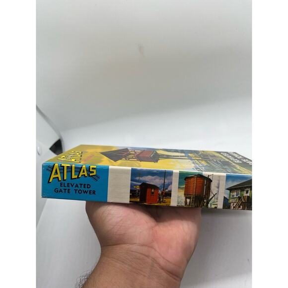 Vintage Atlas HO Scale Elevated Gate Tower Model Kit #701 - Picture 4 of 9
